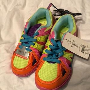 Never worn tennis shoes